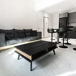 Flouris Apartments