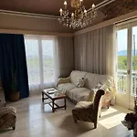 Lidas Golden View-All Around Veranda Apartment