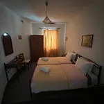 Nianthi Apartments