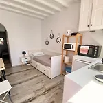 Elenitas Town House With Balcony And Sea View