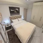 Cozy Sea View Apartment In Paralia
