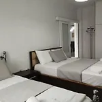 Ελενειρ Μεγάλο Οροφοδιαμέρισμα Στην Ερμούπολη