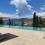 Diapori Suites Hotel