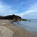 Lovely 1-Bedroom Apartment In Front Of Sandy Beach