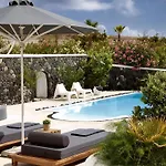 Modern Comfortable Santorini Villa 3 Bedrooms Villa Aqua Private Pool Beautiful Outdoor Space Exo Gialos
