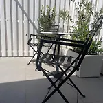 Luxury Athens Apartment 2 Bedrooms Apartment Mavis Spacious Terrace With Hot Tub And Stunning City Views Athinaidos