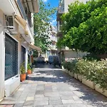Acropolis Hideaway - Tranquil Retreat In Plaka