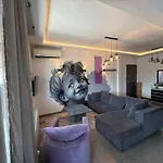 Greyloft22