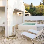 Bask In The Beauty Of Paxoi - Kirki'S Summer Retreats With Private Jacuzzis
