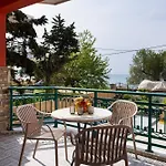 Castaway Suites - Studios Christos