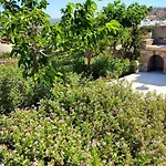Welcoming Villa In Naxos With Sea And Mountain Views