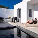Premium Villa With Private Heated Pool Perissa Santorini