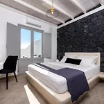 Charming Santorini Villa 2 Bedrooms Premium Villa Private Heated Pool Refined Interior Perissa