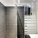 Spacious Athenian 2 Bedroom Apartment Next Metro And Museum