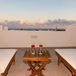 Denis Summer Living