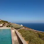 Astarte Luxury Apartments