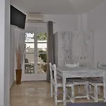 Ira Apartments