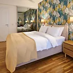 Rastoni Athens Suites Near Acropolis