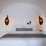 Caldera Bliss Cave Villa Oia, Santorini Private Terrace Outdoor Hot Tub Breathtaking Caldera Views Traditional Cave-Style Luxury Intimate,