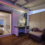 Central Penthouse Studio With Jacuzzi In Varkiza