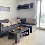 7Th Heaven Elevated Portview Retreat & City Vibes