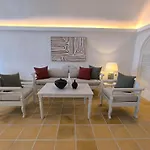 Mardanza Krokos Suites