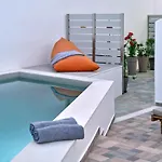 Colors In Naousa - House For 6 People In The City Of Naousa Paros