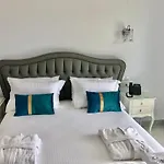 Sueno Suites