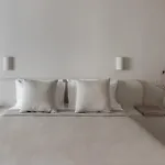 Om Living Milos