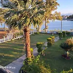 Top Floor On Villa, 3' From Center, By The Sea! Host Is Efi Kwsta