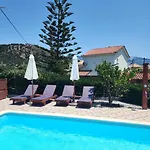 Julia'S Villa Style Apartment