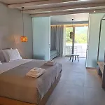 Alboro Seaside Suites