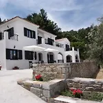 Eri Rooms To Let