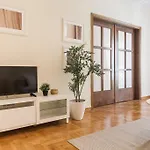 Ipitou Apartment