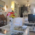 Diles Complex Apartment