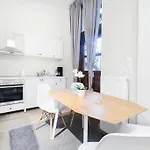 Central Apartments In Psiri