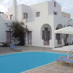 Anabel Studios And Apartments
