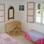 Anabel Studios And Apartments