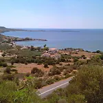 Tompras Village