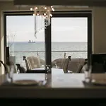 Nikis Suite