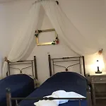 Romanza Rooms