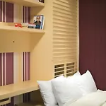 Nikis Suite