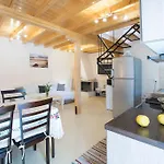 Lefkas Cottage House