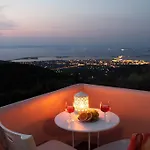 Amelia Villa