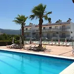 Sandy'S Studios Apartments & Log-Villas