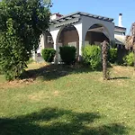 House With Garden In N.Peramos