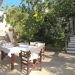 Villa Kazaviti