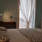Menta Errathens Apartment - Athens Center, 5 Bd, 2 Bath