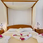 Antinea Suites And Spa