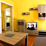 Life Houses Sweet Apartment
